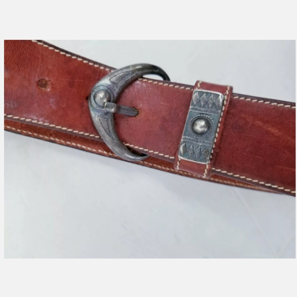 Vtg DKNY Italy Medium Brown Leather Western Medallion Belt 24" - 30"